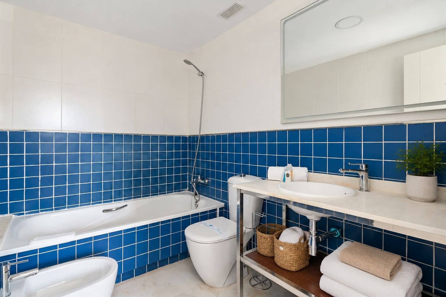 3 soveværelse Lejlighed til salg i Arenal med swimmingpool garage - € 530.000 (Ref: 10023021)