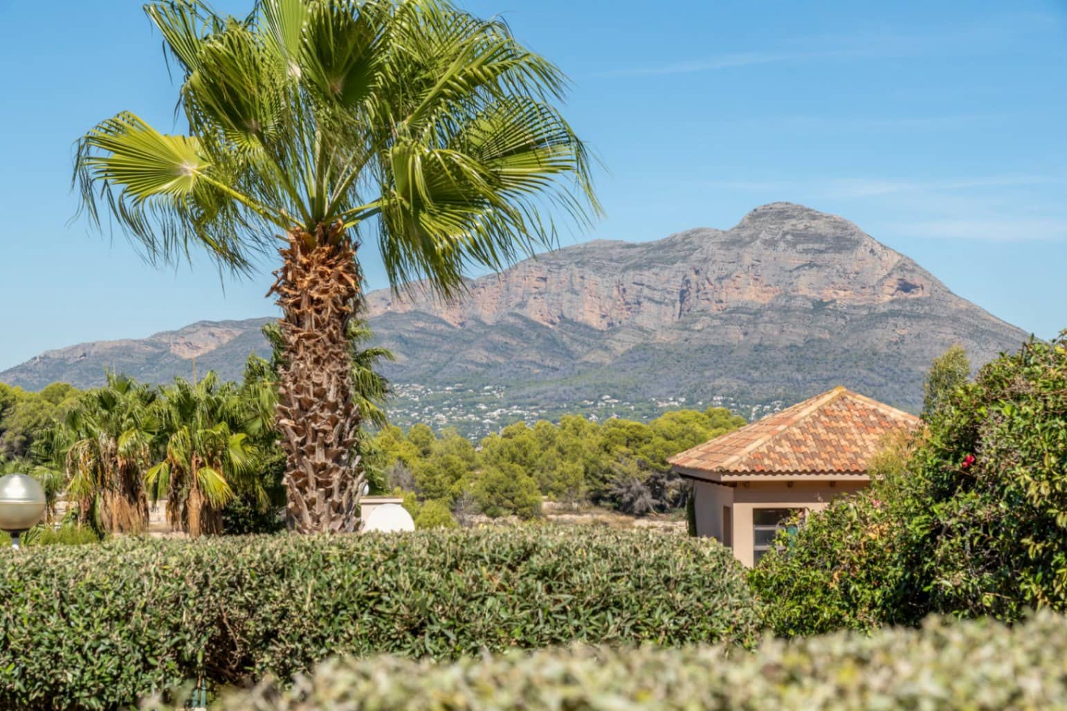 Chalet de 4 habitaciones en Javea / Xàbia en venta con garaje - 1.695.000 € (Ref: 10090964)