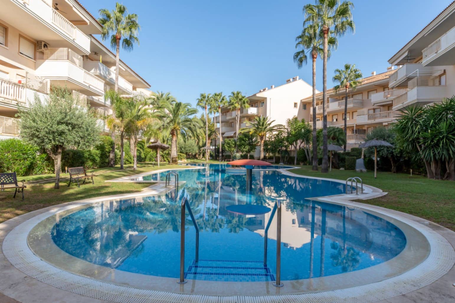 2 bedroom Apartment for sale in Arenal with pool garage - € 397,000 (Ref: 10158636)