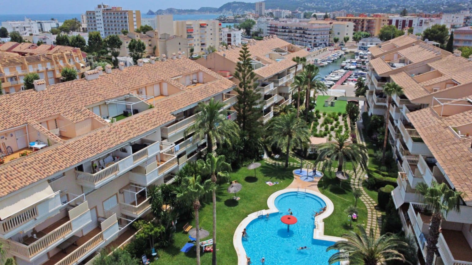2 bedroom Apartment for sale in Arenal with pool garage - € 397,000 (Ref: 10158636)