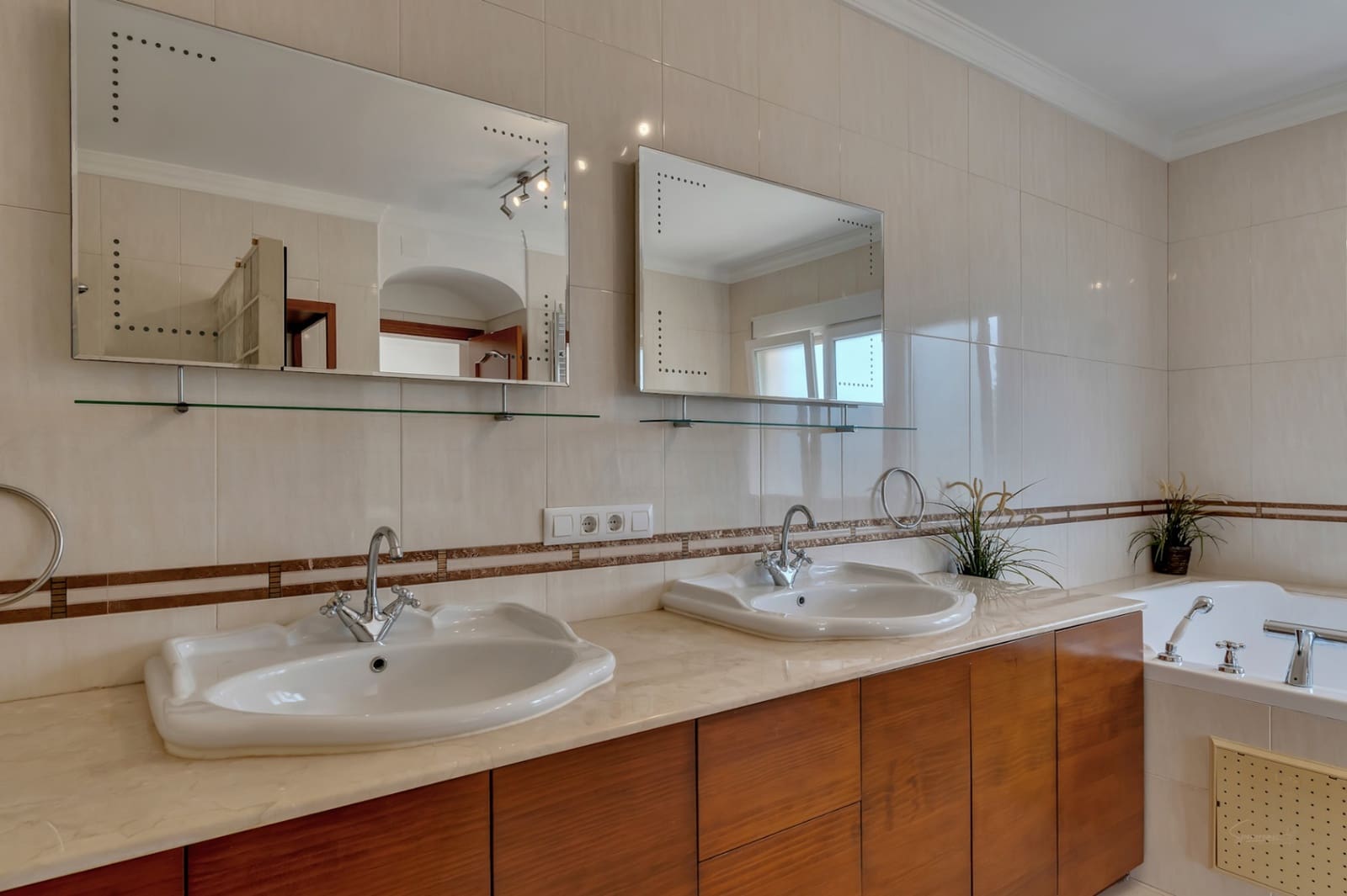 4 bedroom Villa for sale in Javea / Xabia with pool garage - € 849,000 (Ref: 9022110)