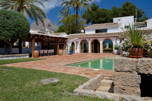 6 soveværelse Villa til salg i Montgó - Ermita, Javea / Xàbia med swimmingpool - € 1.495.000 (Ref: 9114975)