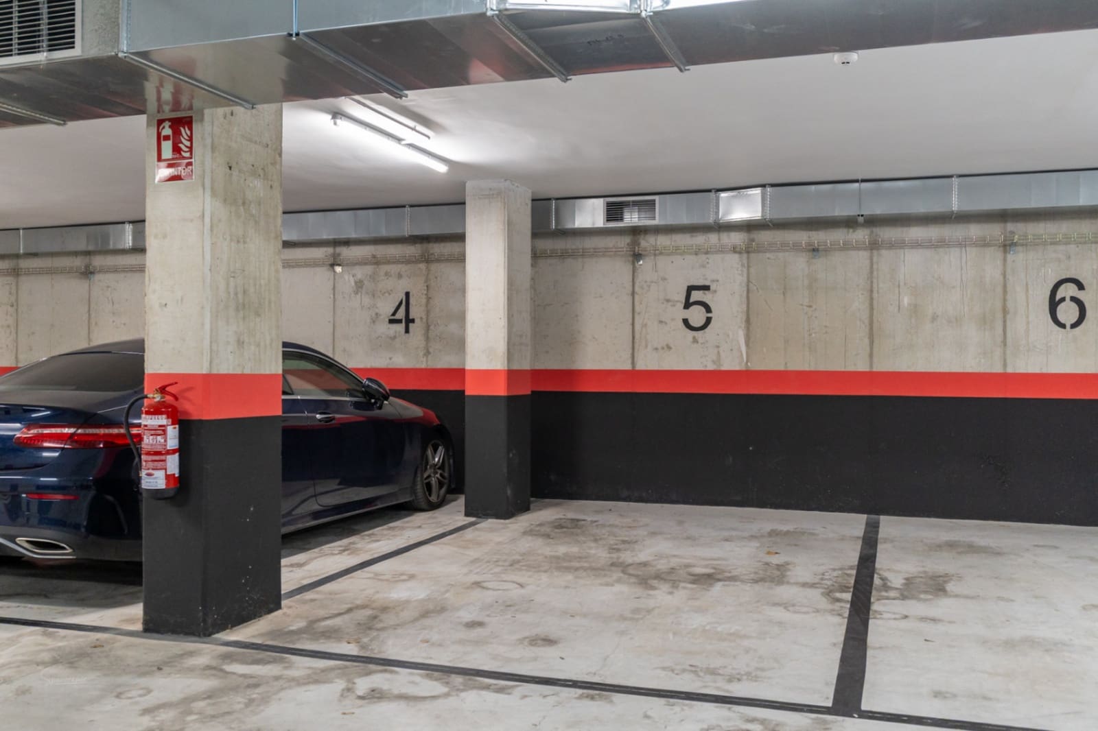 3 sypialnia Apartament na sprzedaż w Arenal z basenem garażem - 620 000 € (Ref: 9204055)