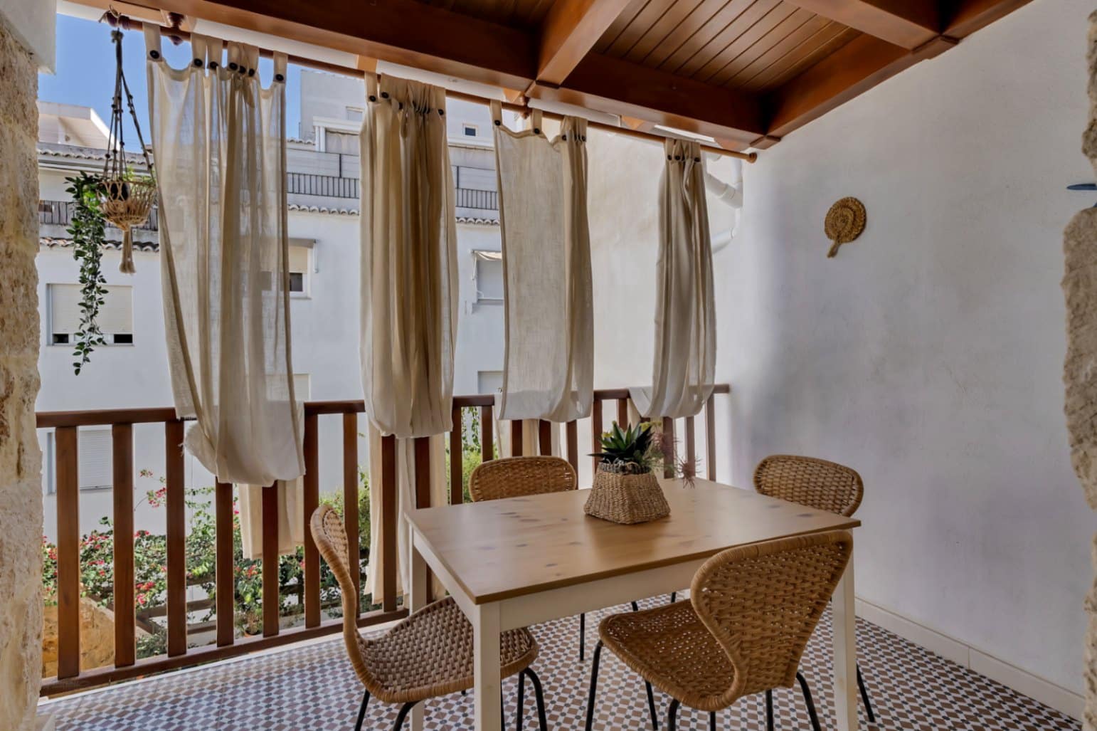 8 bedroom Townhouse for sale in Javea / Xabia - € 960,000 (Ref: 9265677)