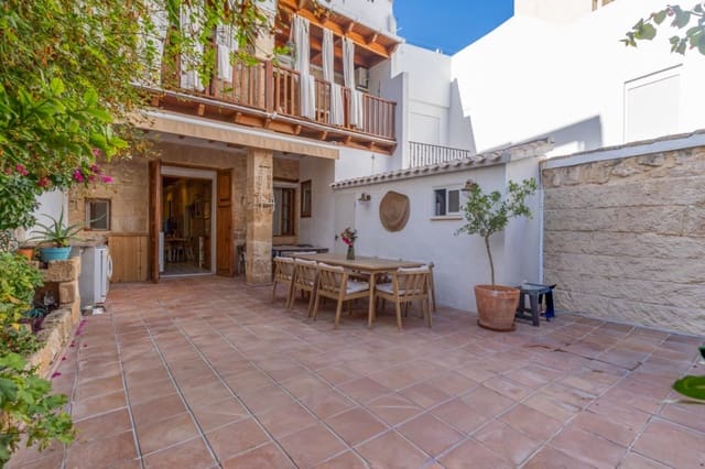 8 bedroom Townhouse for sale in Centro ciudad, Javea / Xàbia - € 960,000 (Ref: 9265677)