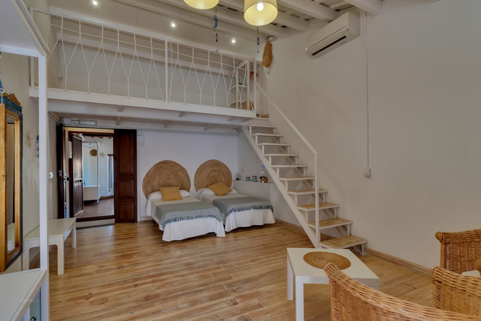 8 bedroom Townhouse for sale in Javea / Xabia - € 960,000 (Ref: 9265677)