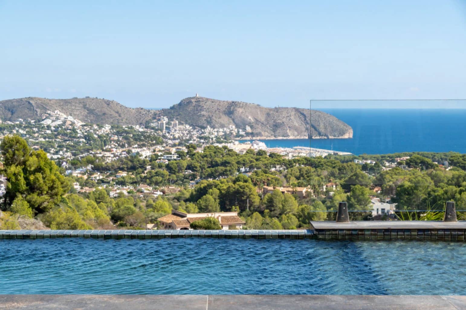 Chalet de 4 habitaciones en Moraira en venta con piscina garaje - 1.495.000 € (Ref: 9289951)