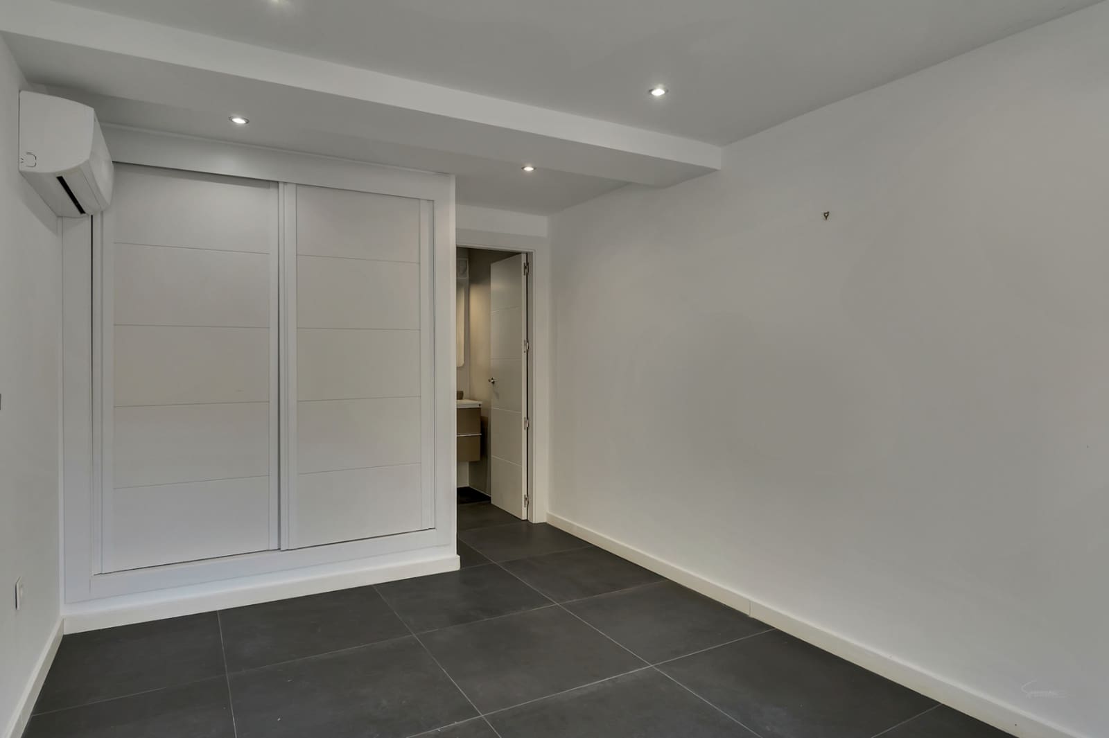 Chalet de 4 habitaciones en Moraira en venta con piscina garaje - 1.495.000 € (Ref: 9289951)