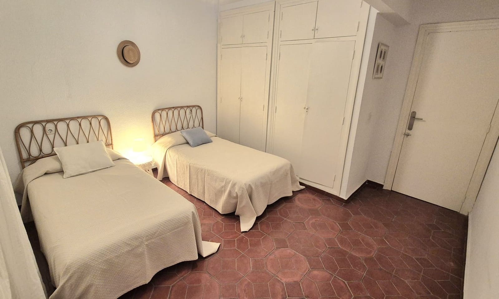 2 slaapkamer Appartement te koop in Arenal met garage - € 285.000 (Ref: 9451453)