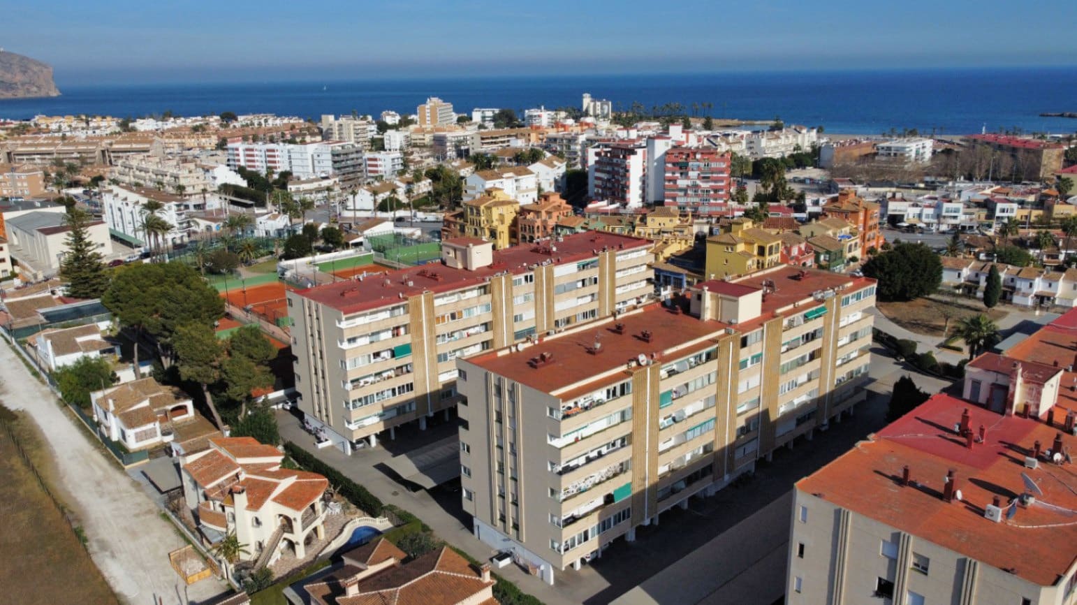 2 slaapkamer Appartement te koop in Arenal met garage - € 285.000 (Ref: 9451453)