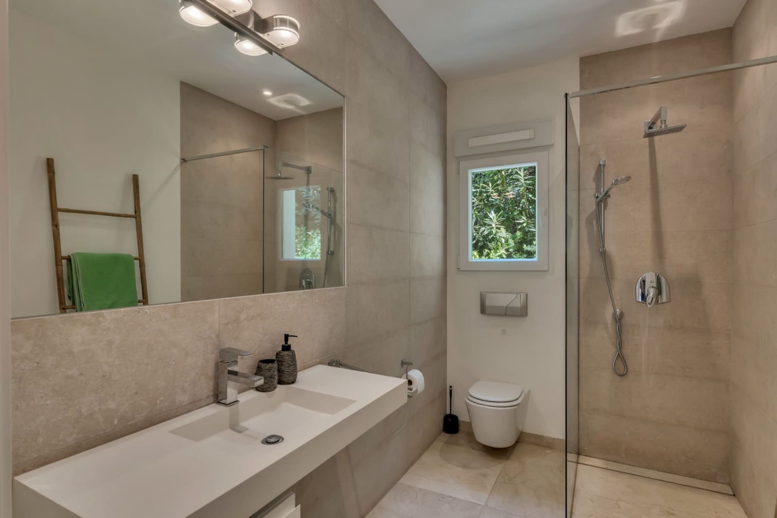 4 makuuhuone Huvila myytävänä paikassa Moraira mukana uima-altaan 
autotalli - 1 790 000 € (Ref: 9473330)