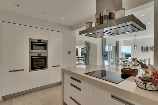 4 makuuhuone Huvila myytävänä paikassa Moraira, Teulada-Moraira mukana uima-altaan 
autotalli - 1 790 000 € (Ref: 9473330)