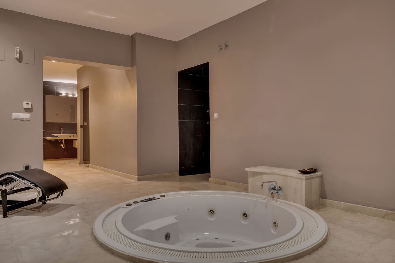 4 makuuhuone Huvila myytävänä paikassa Moraira mukana uima-altaan 
autotalli - 1 790 000 € (Ref: 9473330)