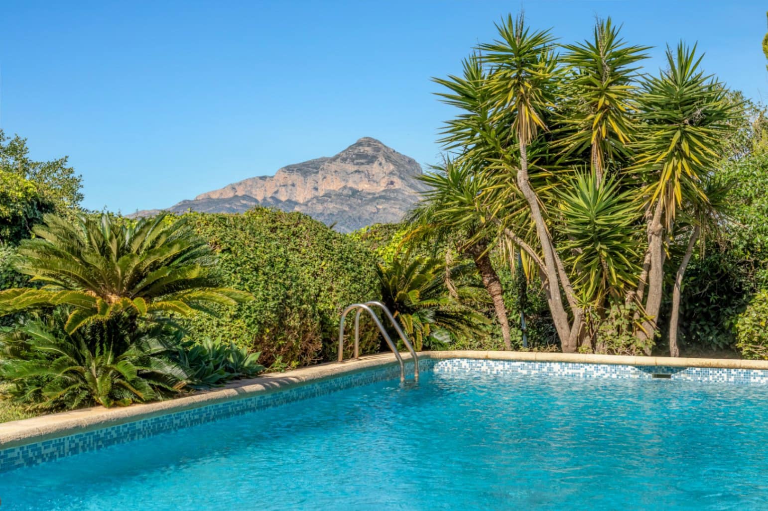 8 makuuhuone Huvila myytävänä paikassa Javea / Xabia mukana uima-altaan 
autotalli - 2 350 000 € (Ref: 9614556)