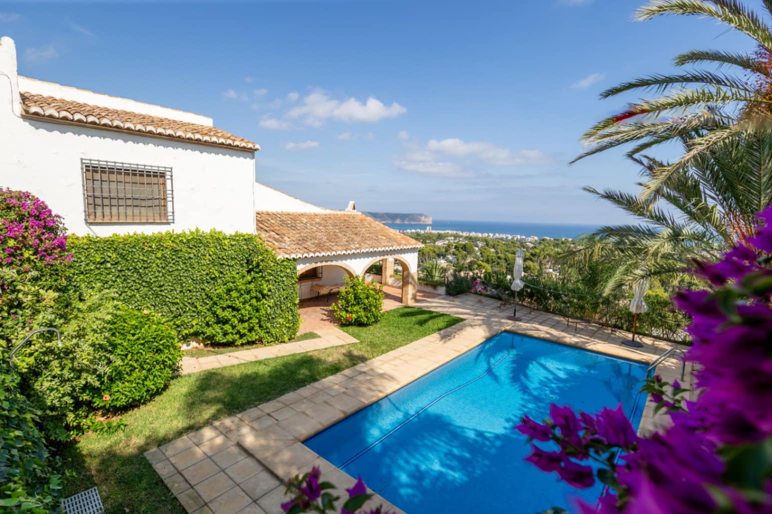 4 slaapkamer Villa te koop in Javea / Xabia met zwembad garage - € 1.550.000 (Ref: 9618734)