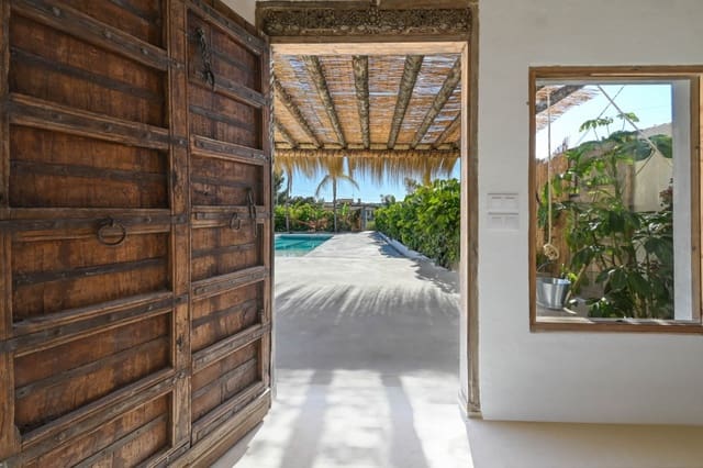 4 makuuhuone Huvila myytävänä paikassa Montgó - Ermita, Javea / Xàbia mukana uima-altaan 
autotalli - 720 000 € (Ref: 9628329)