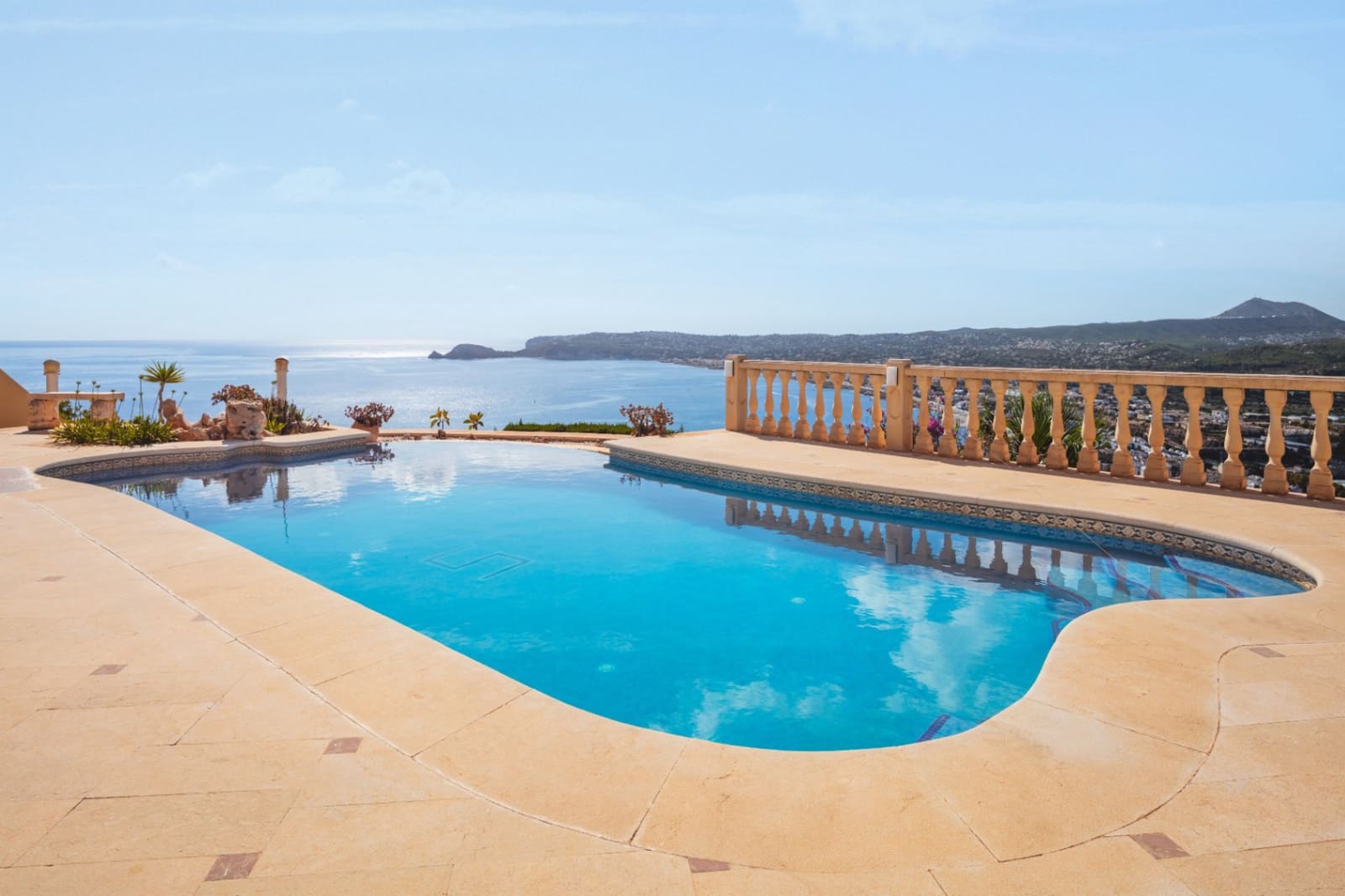 6 soverom Villa til salgs i Javea / Xabia med svømmebasseng garasje - € 3 600 000 (Ref: 9642481)