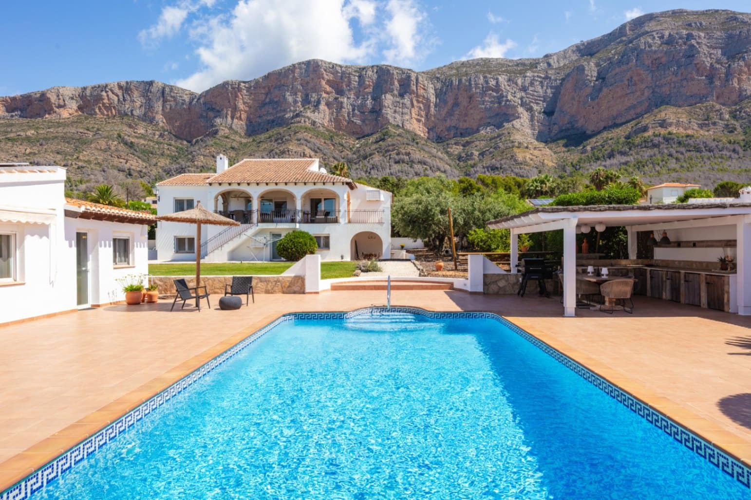 7 Zimmer Villa zu verkaufen in Javea / Xabia mit Pool Garage - 1.490.000 € (Ref: 9643369)