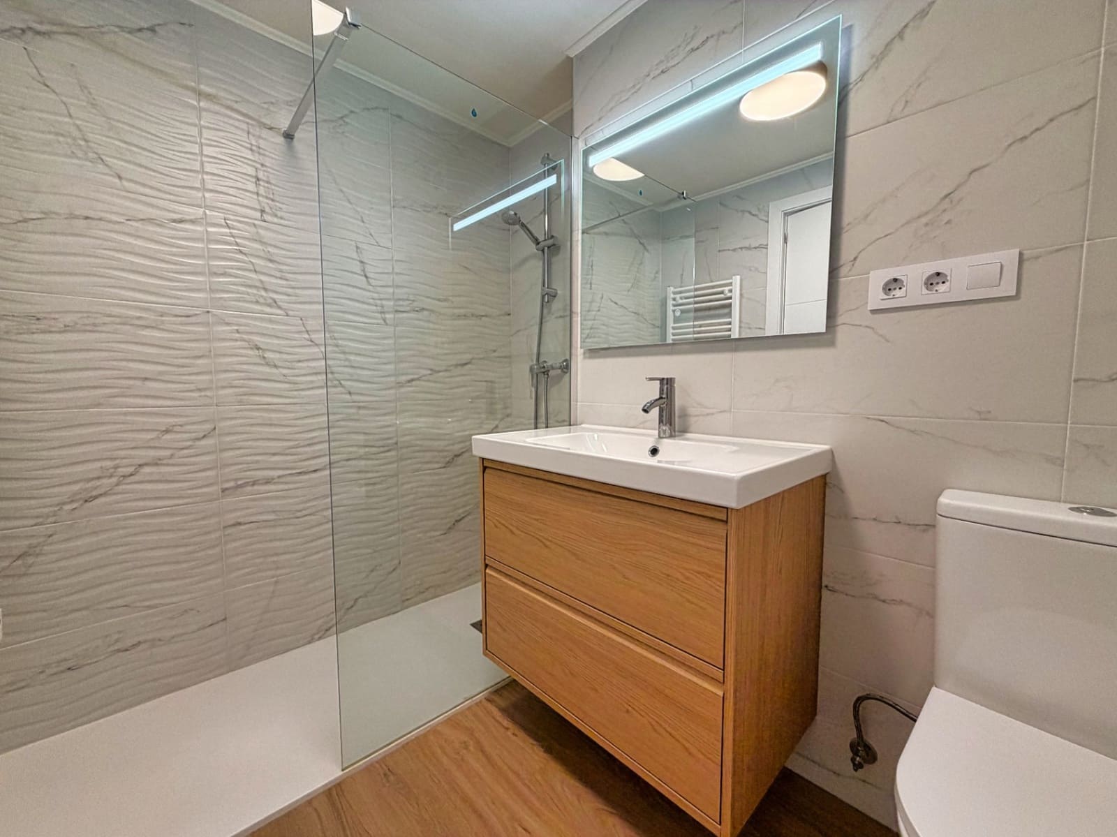 2 bedroom Apartment for sale in Arenal with pool - € 398,000 (Ref: 9740226)