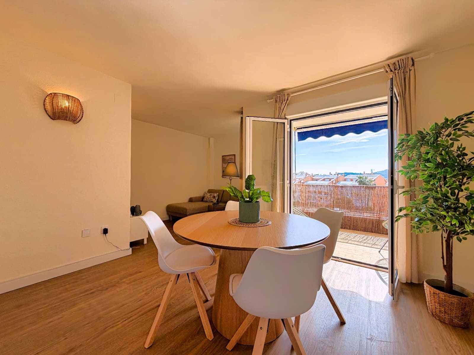 2 bedroom Apartment for sale in Arenal with pool - € 398,000 (Ref: 9740226)