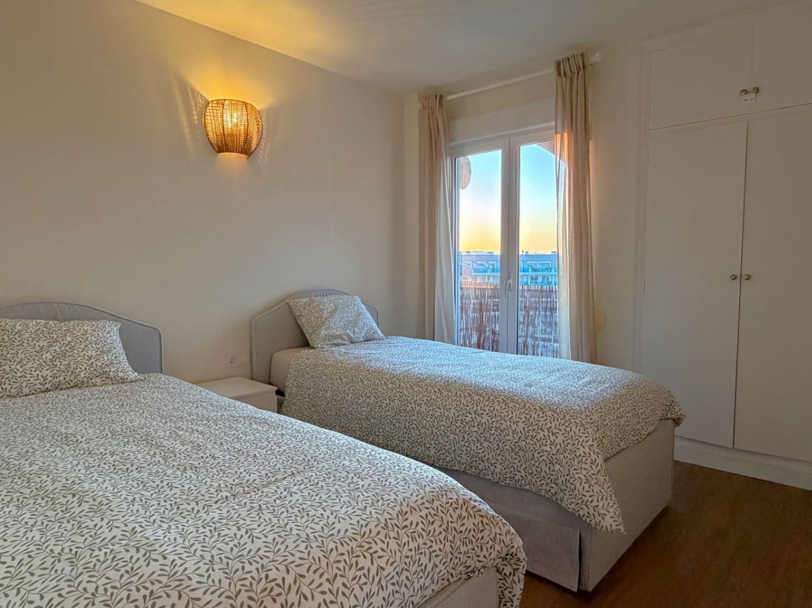 2 bedroom Apartment for sale in Arenal with pool - € 398,000 (Ref: 9740226)