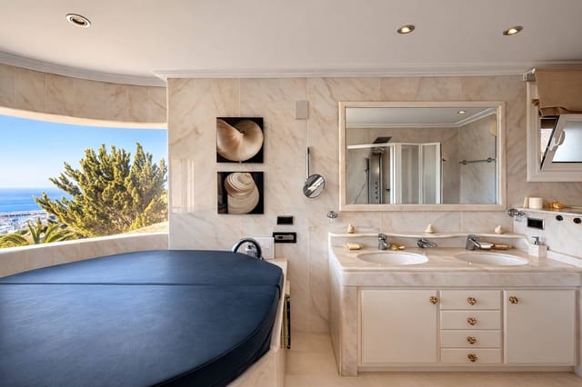 7 soveværelse Villa til salg i Moraira, Teulada-Moraira med swimmingpool garage - € 4.175.000 (Ref: 9752594)