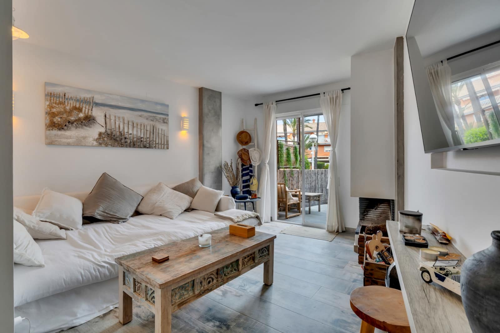 2 bedroom Apartment for sale in Arenal with pool garage - € 380,000 (Ref: 9752597)