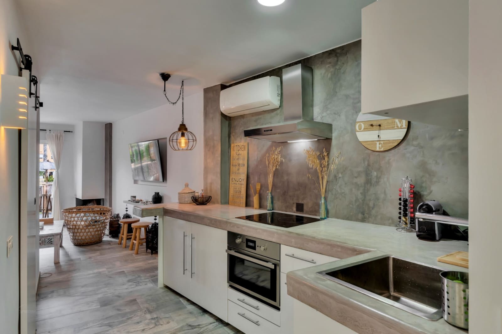 2 bedroom Apartment for sale in Arenal with pool garage - € 380,000 (Ref: 9752597)