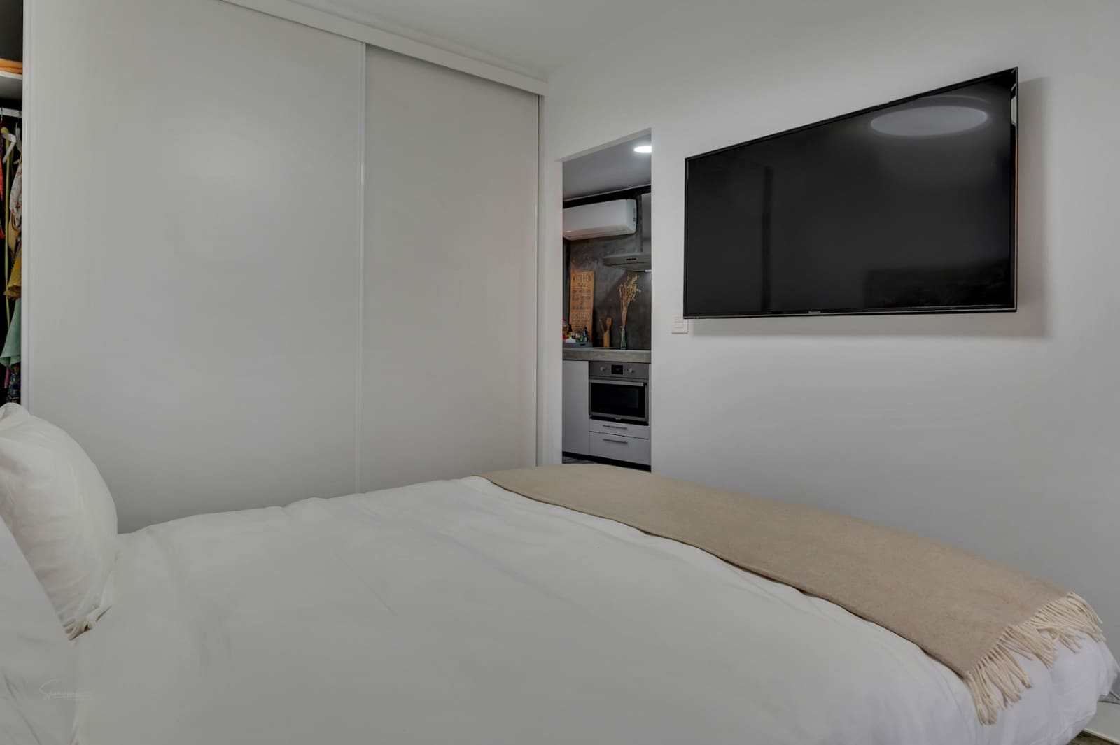 2 bedroom Apartment for sale in Arenal with pool garage - € 380,000 (Ref: 9752597)