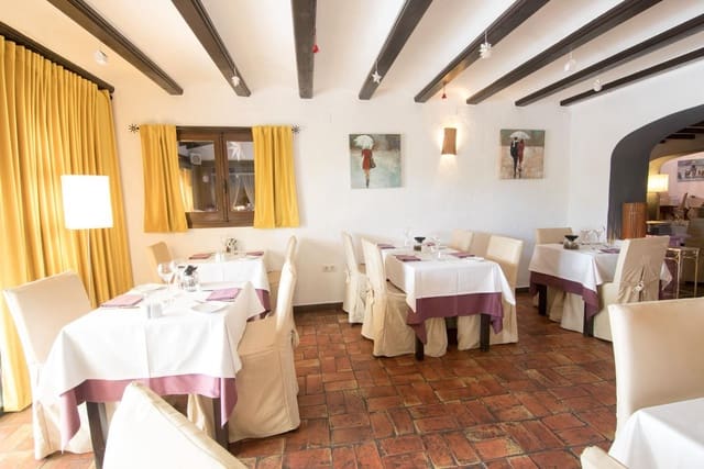 1 soverom Kommersiell til salgs i Montgó - Ermita, Javea / Xàbia med garasje - € 950 000 (Ref: 9777138)