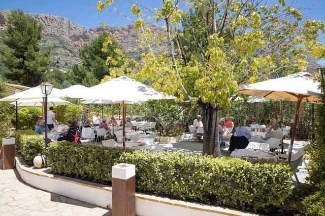 1 soverom Kommersiell til salgs i Montgó - Ermita, Javea / Xàbia med garasje - € 950 000 (Ref: 9777138)