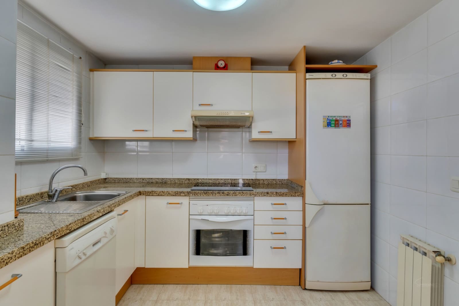 3 sypialnia Apartament na sprzedaż w Arenal z basenem garażem - 460 000 € (Ref: 9788016)