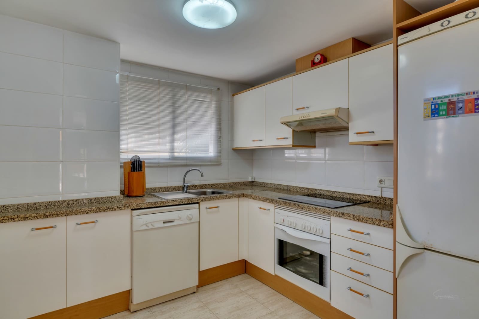 3 sypialnia Apartament na sprzedaż w Arenal z basenem garażem - 460 000 € (Ref: 9788016)
