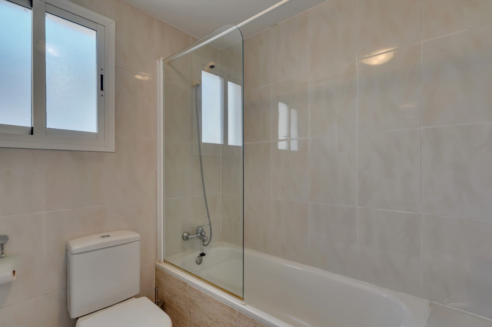 3 sypialnia Apartament na sprzedaż w Arenal z basenem garażem - 460 000 € (Ref: 9788016)