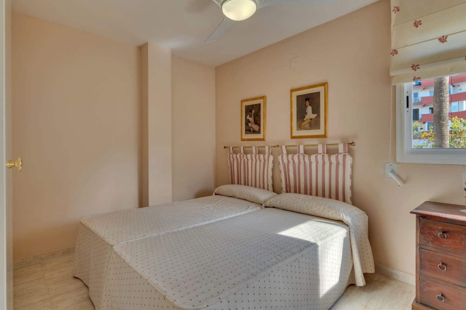 3 sypialnia Apartament na sprzedaż w Arenal z basenem garażem - 460 000 € (Ref: 9788016)