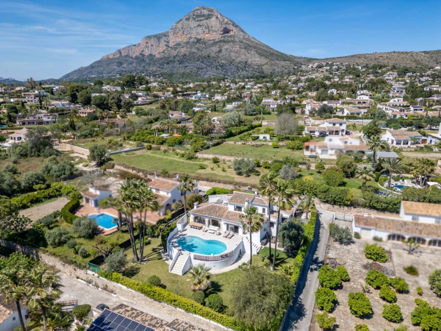 4 sypialnia Willa na sprzedaż w Javea / Xabia z basenem garażem - 1 430 000 € (Ref: 9788818)