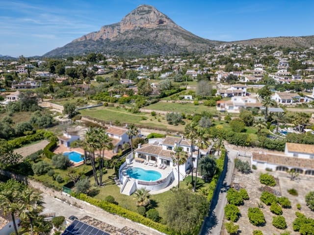 4 sypialnia Willa na sprzedaż w Javea / Xàbia z basenem garażem - 1 430 000 € (Ref: 9788818)