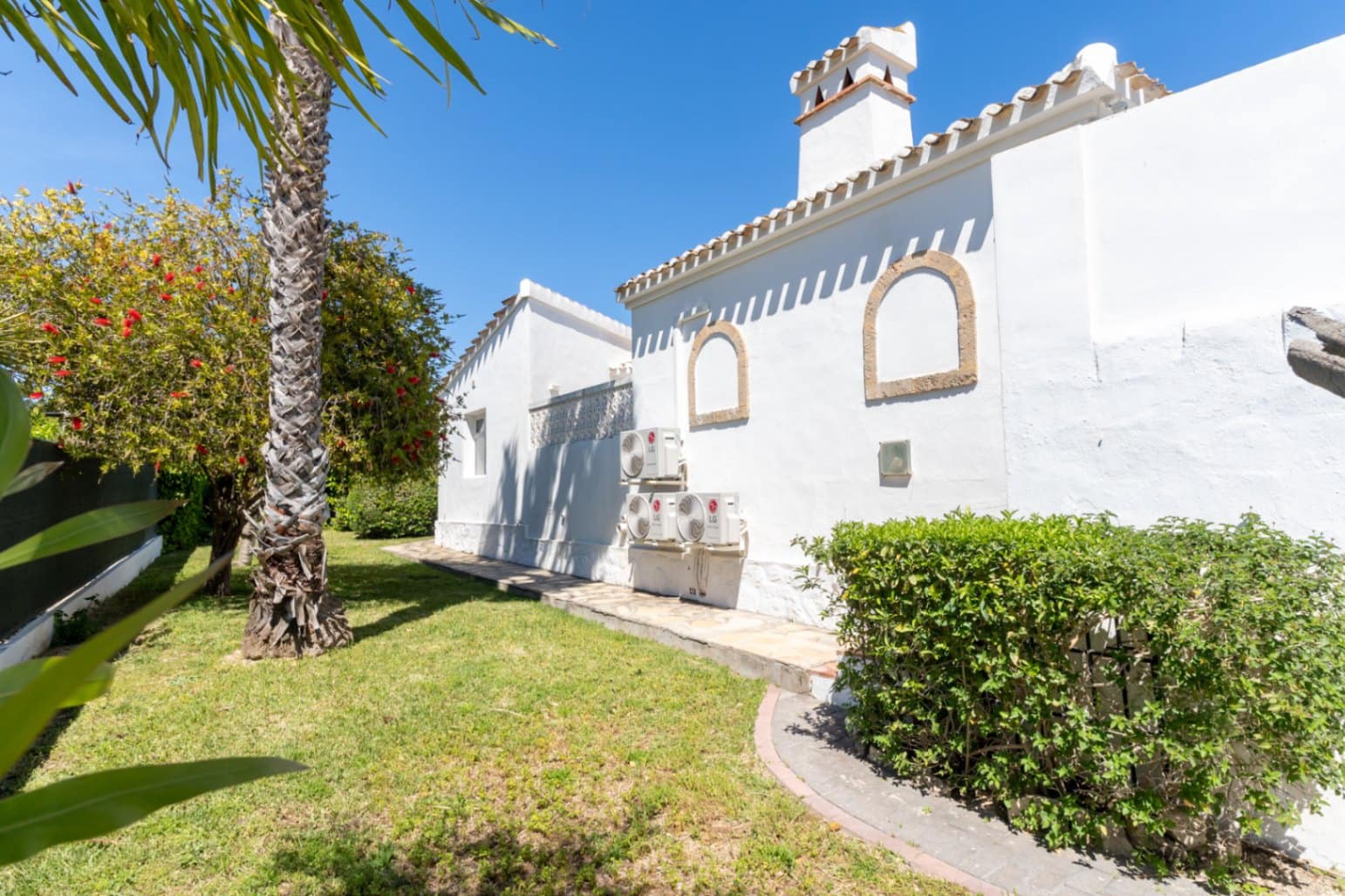 4 sypialnia Willa na sprzedaż w Javea / Xabia z basenem garażem - 1 430 000 € (Ref: 9788818)