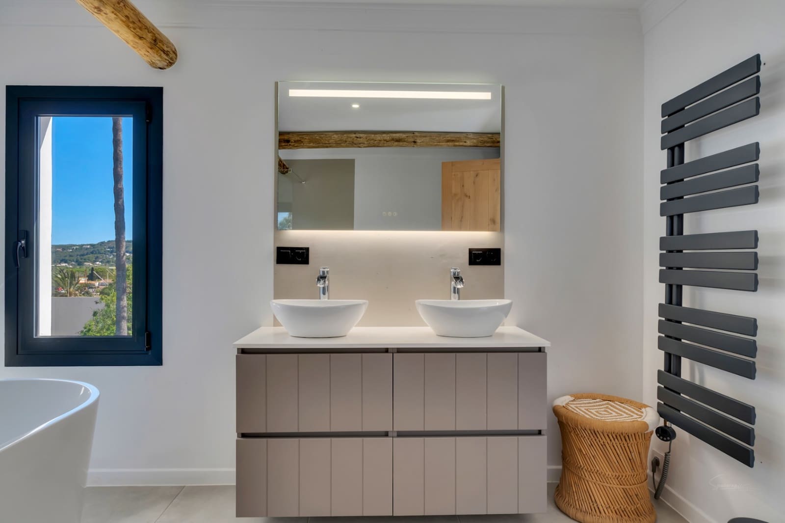 4 sypialnia Willa na sprzedaż w Javea / Xabia z basenem garażem - 1 430 000 € (Ref: 9788818)