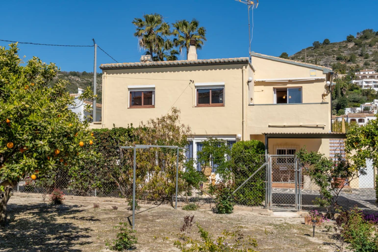 6 bedroom Villa for sale in Javea / Xabia with garage - € 880,000 (Ref: 9818853)