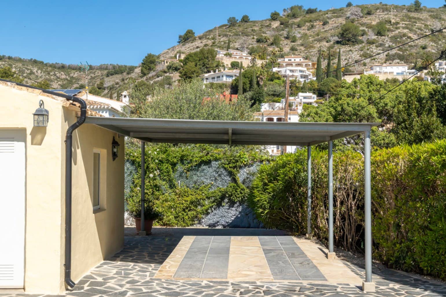 6 bedroom Villa for sale in Javea / Xabia with garage - € 880,000 (Ref: 9818853)