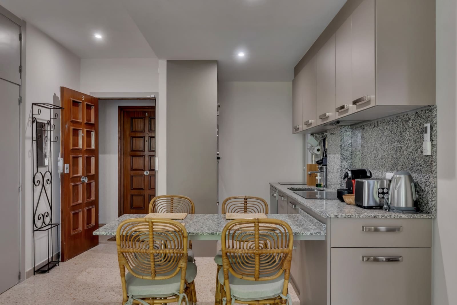 2 Zimmer Apartment zu verkaufen in Arenal mit Garage - 275.000 € (Ref: 9819638)
