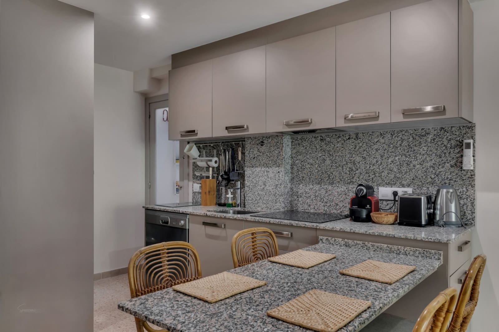 2 Zimmer Apartment zu verkaufen in Arenal mit Garage - 275.000 € (Ref: 9819638)