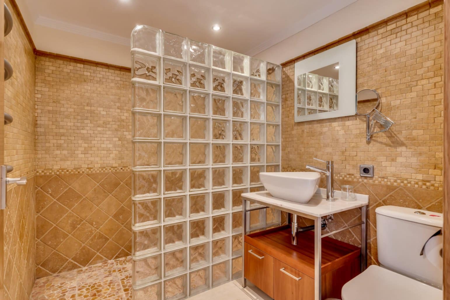 6 quarto Moradia para venda em Pinosol com piscina garagem - 1 650 000 € (Ref: 9976583)