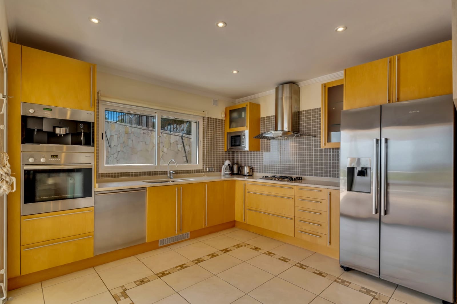 6 quarto Moradia para venda em Pinosol com piscina garagem - 1 650 000 € (Ref: 9976583)