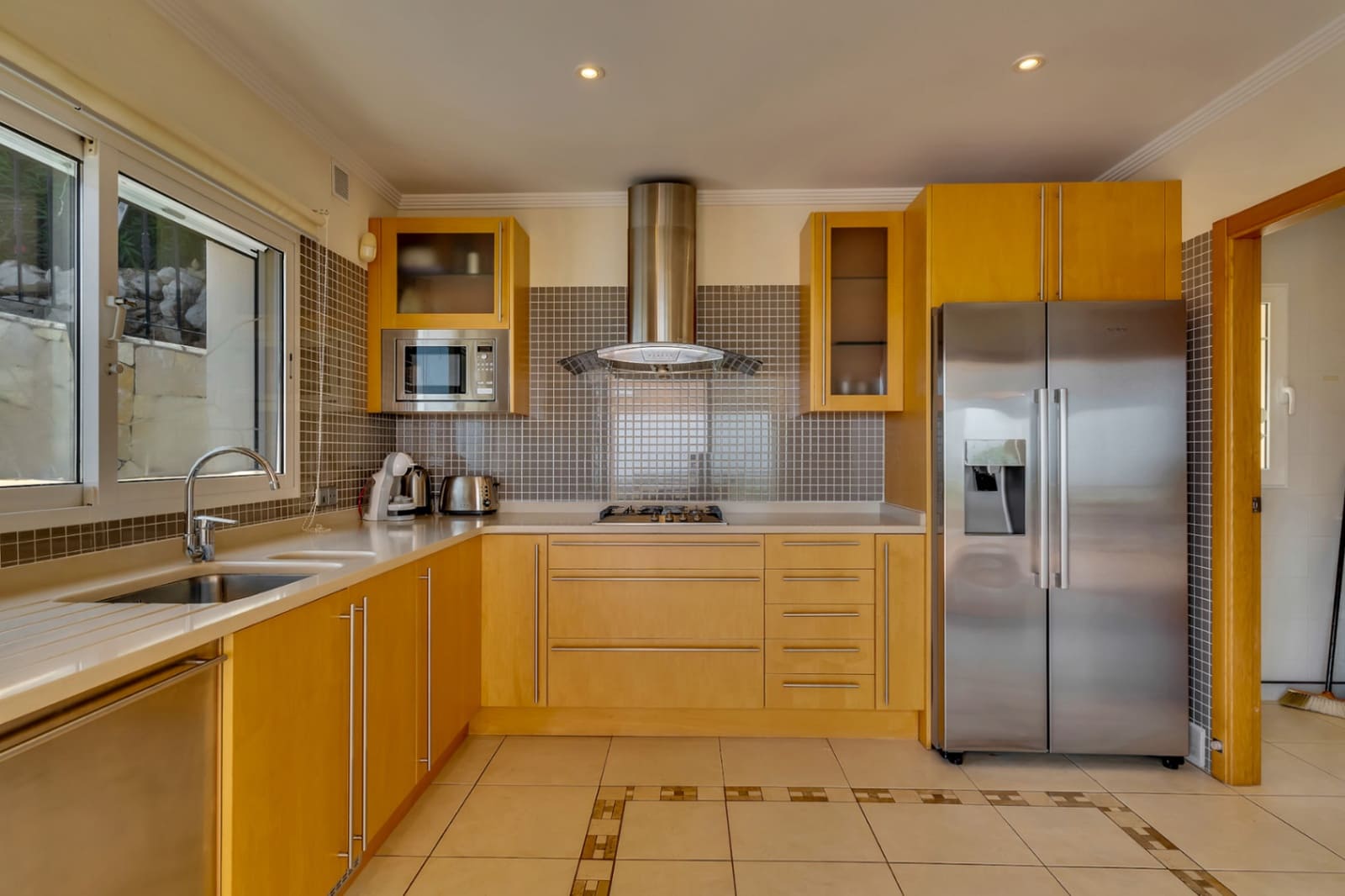 6 quarto Moradia para venda em Pinosol com piscina garagem - 1 650 000 € (Ref: 9976583)