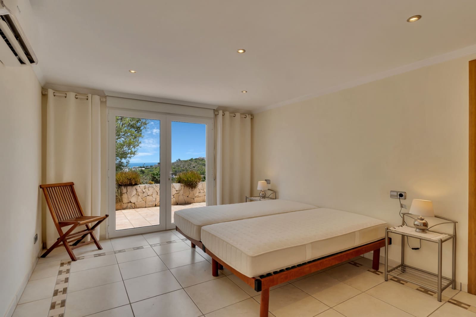 6 quarto Moradia para venda em Pinosol com piscina garagem - 1 650 000 € (Ref: 9976583)