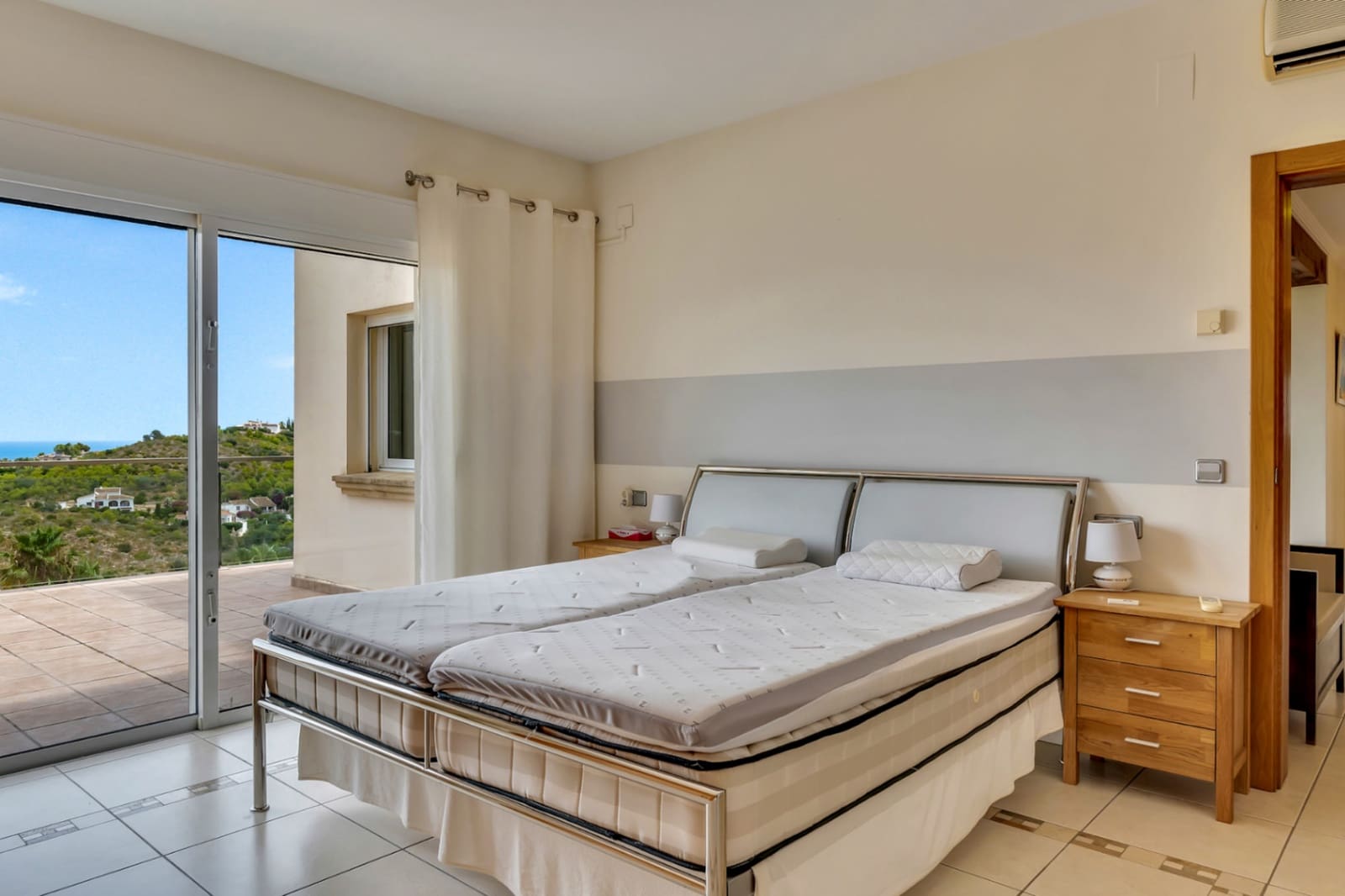 6 quarto Moradia para venda em Pinosol com piscina garagem - 1 650 000 € (Ref: 9976583)