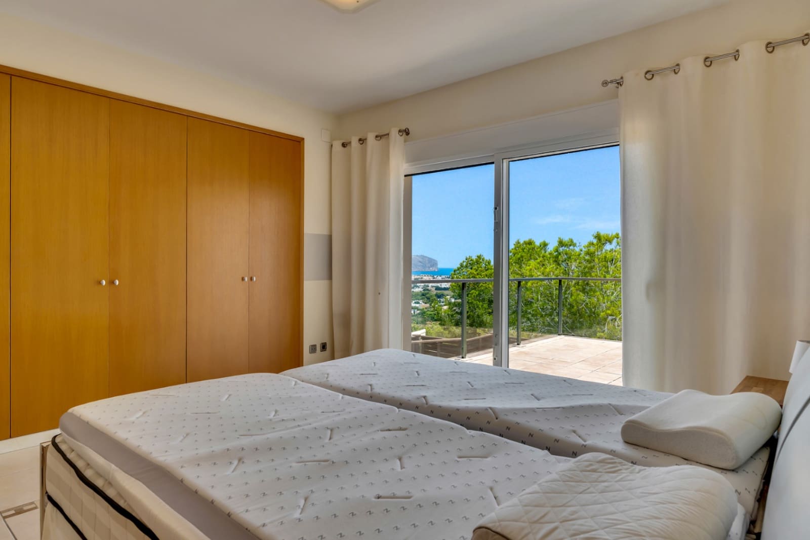 6 quarto Moradia para venda em Pinosol com piscina garagem - 1 650 000 € (Ref: 9976583)