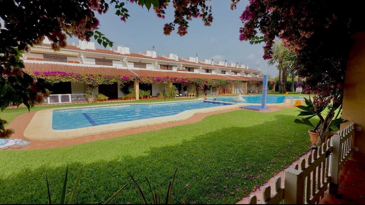 3 makuuhuone Omakotitalo myytävänä paikassa Denia - 365 000 € (Ref: 10014324)